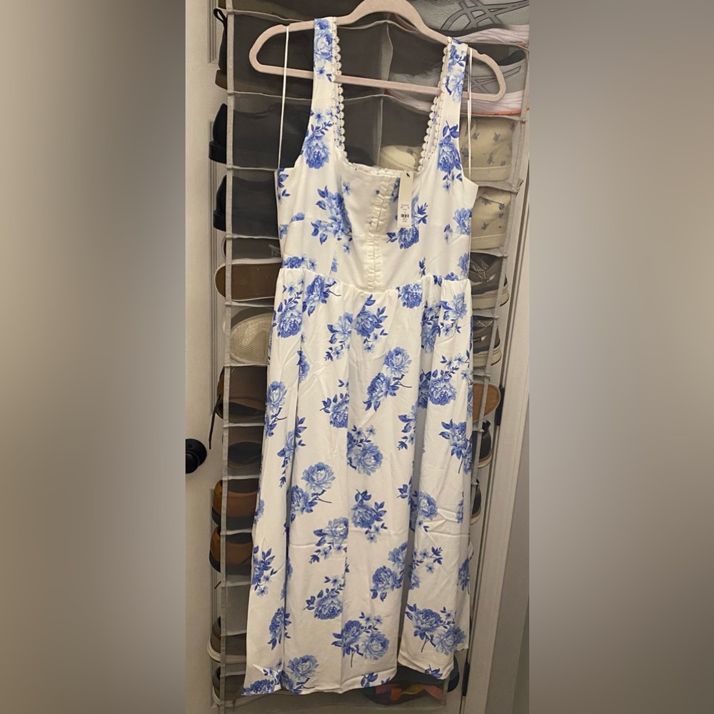 Francesca’s Eleanor Square Neck Floral Midi Dress